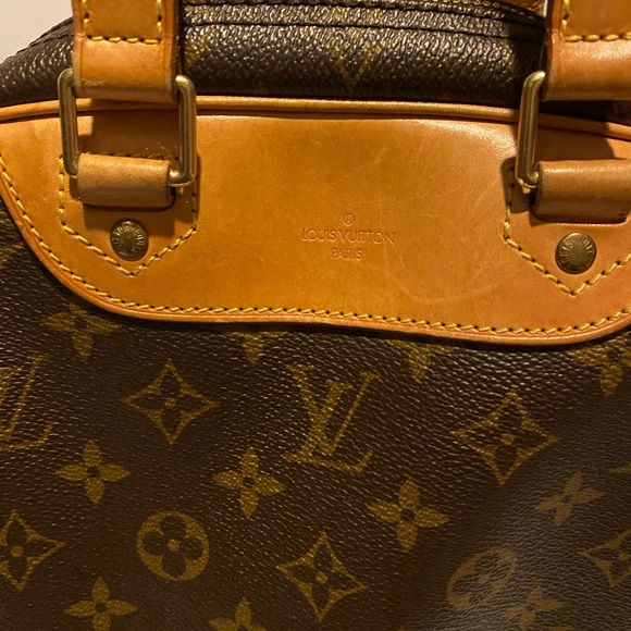 🚫SOLD🚫 Louis Vuitton Excursion Monogram Bag - Picture 3 of 11
